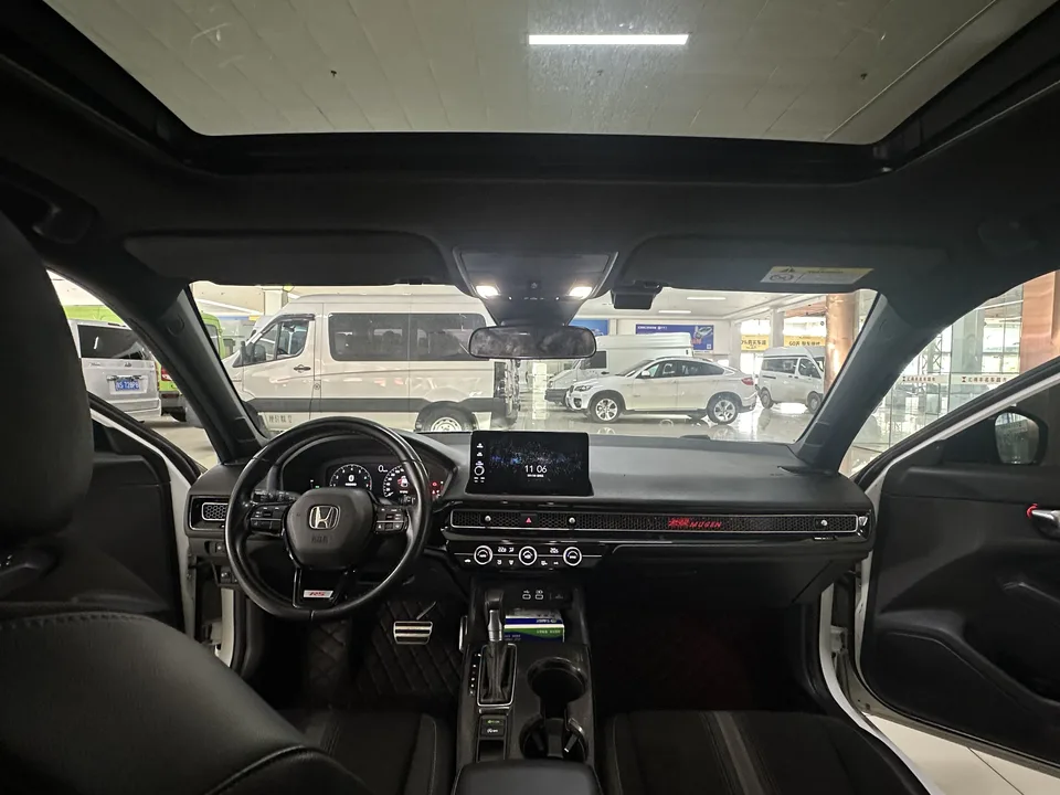 Honda CIVIC 2023 Civic HATCHBACK 240TURBO CVT Extreme Edition 2023 — миниатюра 3