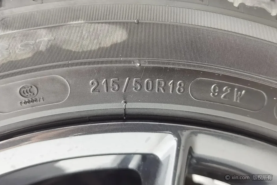 Audi Q2L Audi Q2L 2022 35 TFSI aggressive and dynamic model 2023 — миниатюра 3