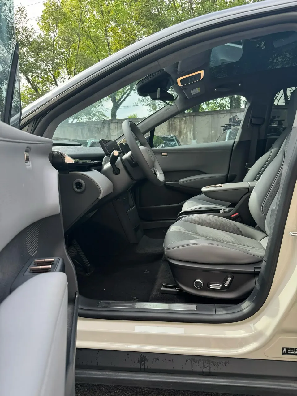Zeekr X ME version five-seat rear drive 2023 — миниатюра 5