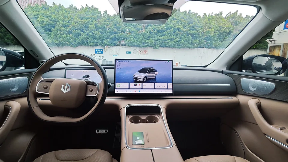 Leapmotor Zero running C11 Leapmotor C11 2026 Pure Electric Edition 640 LiDAR Zhizun Edition 2025 — миниатюра 3