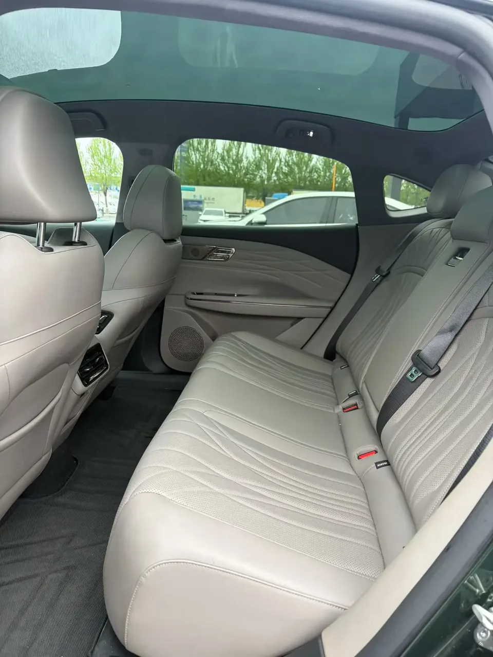 Geely Galaxy Star 8 PHEV 130km EM-P Starship Edition 2025 — миниатюра 3