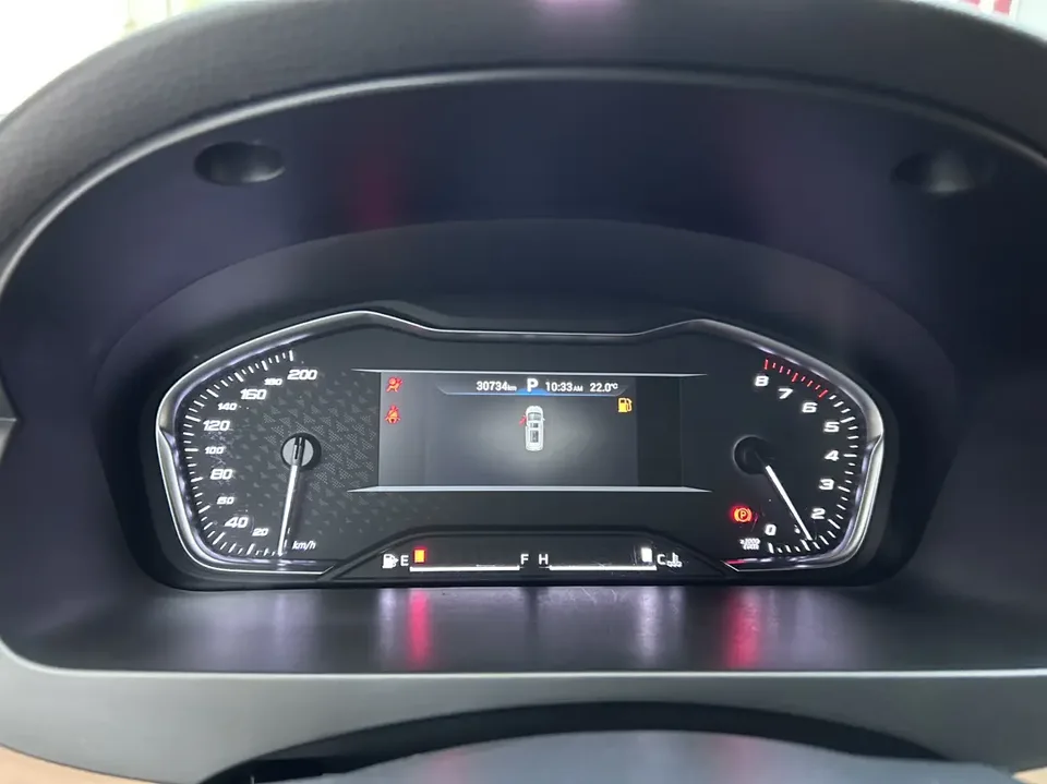 Datong Maxus G20 facelift PLUS 2.0T gasoline automatic luxury version 2023 — миниатюра 5