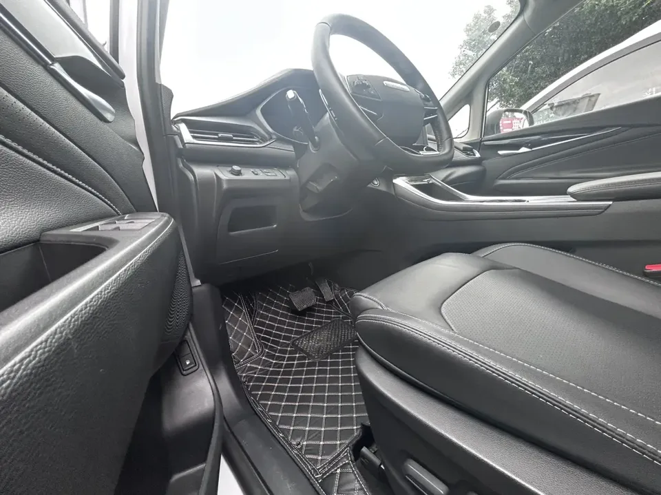 Datong Maxus G50 Maxus G50 2023 PLUS 1.5T automatic customized entry version 2023 — миниатюра 5