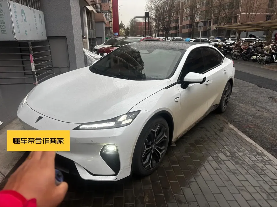 Deepal dark blue L07 300Max Deep Blue Intelligent Driving AD PRO Edition 2025 — миниатюра 3