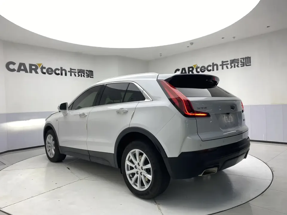Cadillac XT4 Cadillac XT4 2022 28T two-wheel drive fashion model 2022 — миниатюра 2