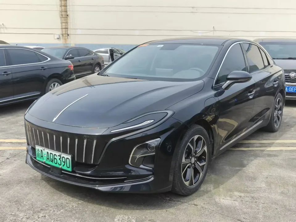 Hongqi E-QM5 2023