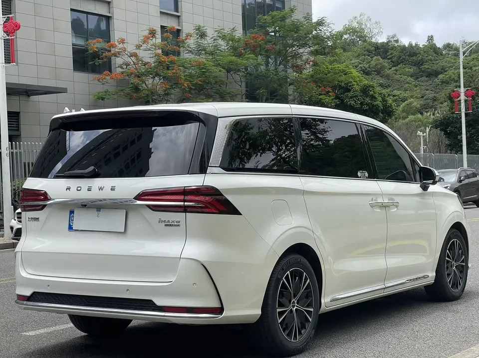 Roewe iMAX8 Roewe iMAX8 2022 400TGI Honor Edition 2023 — миниатюра 2