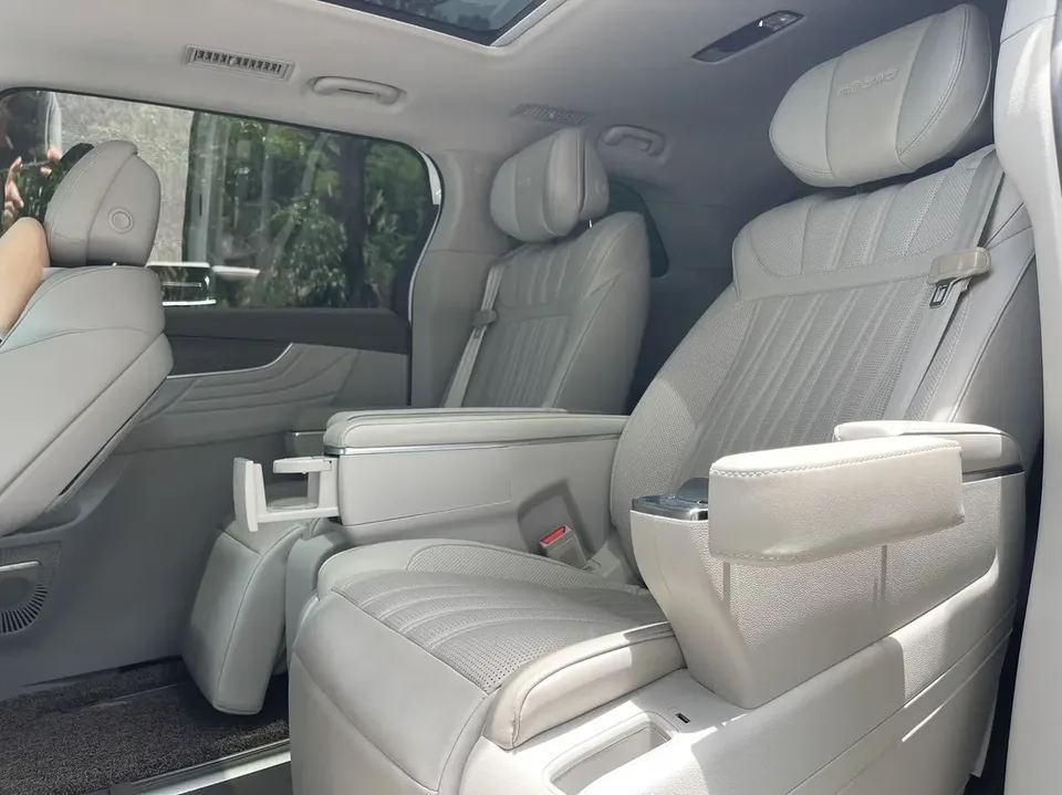 Roewe iMAX8 Roewe iMAX8 2022 400TGI Honor Edition 2023 — миниатюра 5