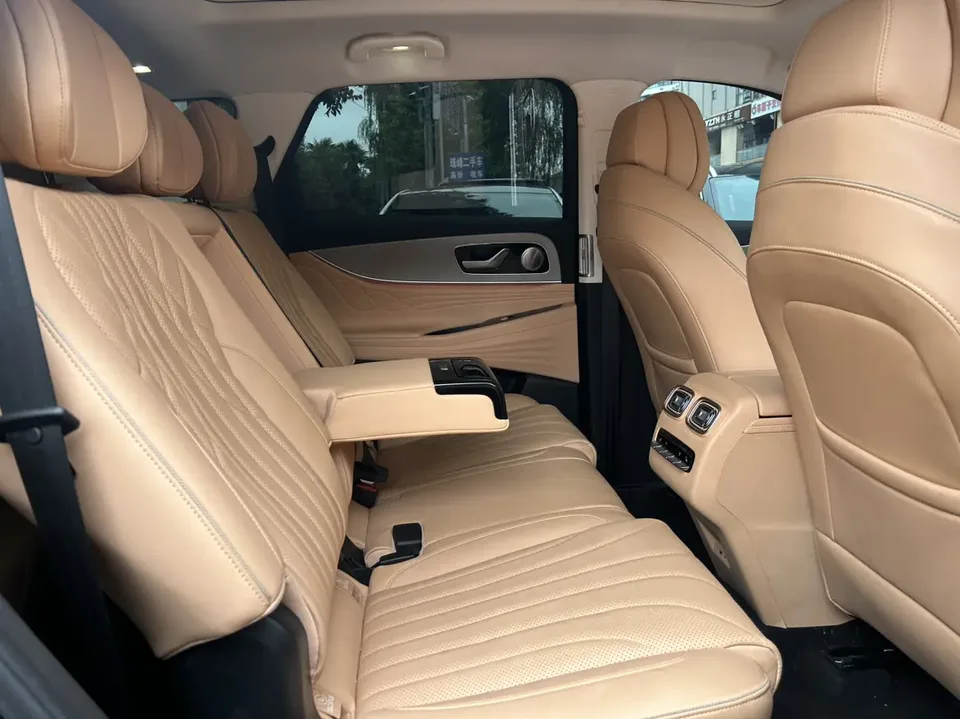 Chery Tiggo 9 2.0T DCT 2WD Luxury Edition 7 Seaters 2024 — миниатюра 3