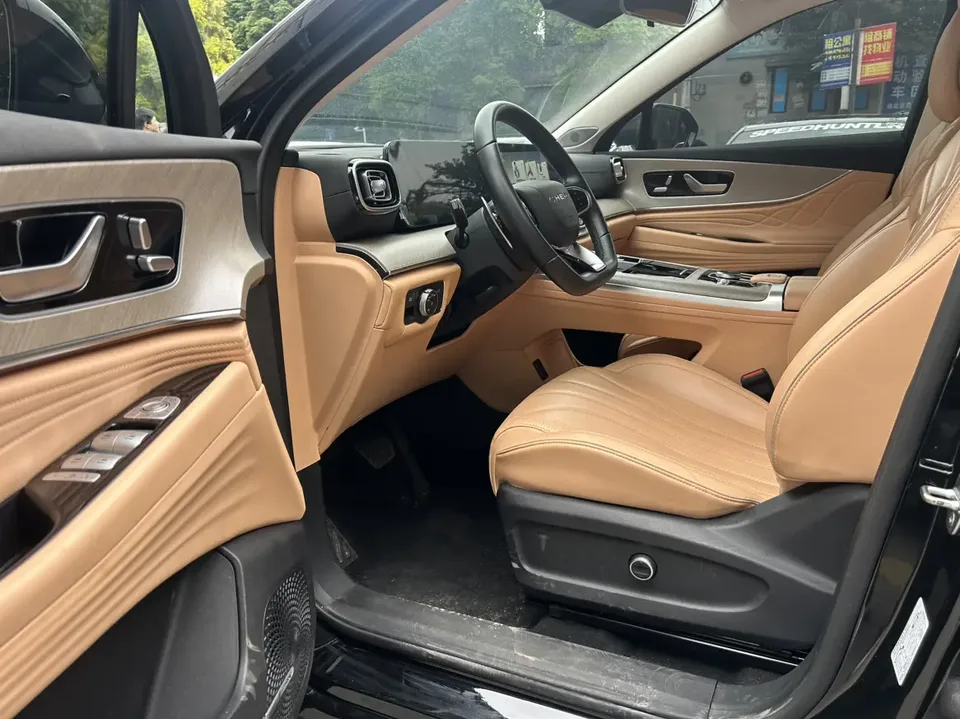 Chery Tiggo 9 2.0T DCT 2WD Luxury Edition 7 Seaters 2024 — миниатюра 5