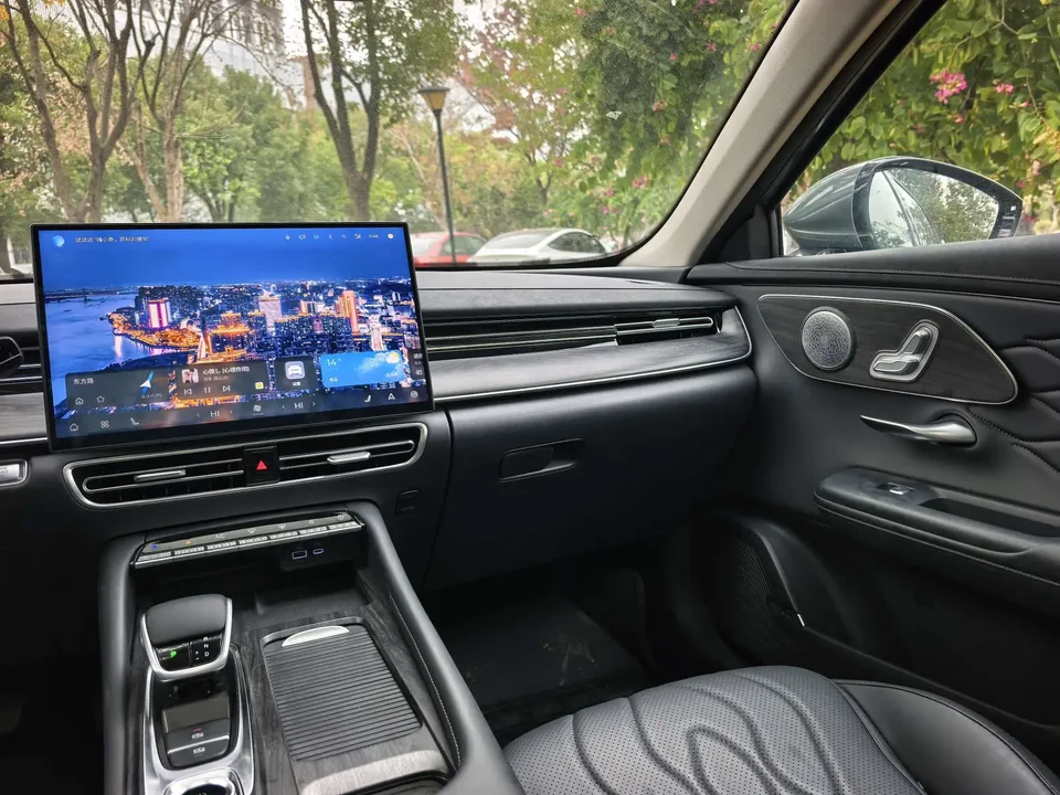 Chery Arrizo 8 PRO 290TGDI DCT Luxury Edition+ 2025 — миниатюра 4