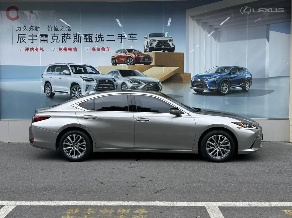 Lexus ES 200 Excellence Edition 2024 — миниатюра 2
