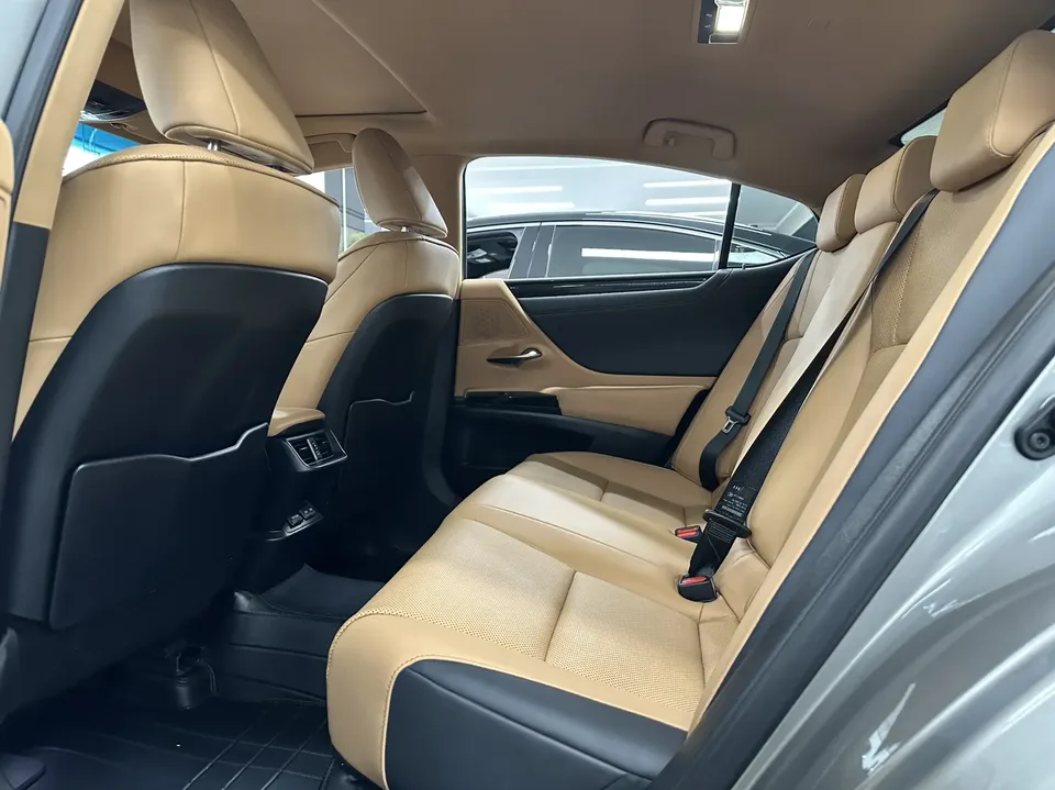 Lexus ES 200 Excellence Edition 2024 — миниатюра 5