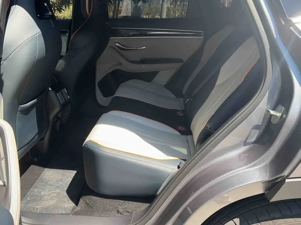 BYD Song PLUS DM DM-i Honor Edition 110KM Flagship PLUS 2024 — миниатюра 3
