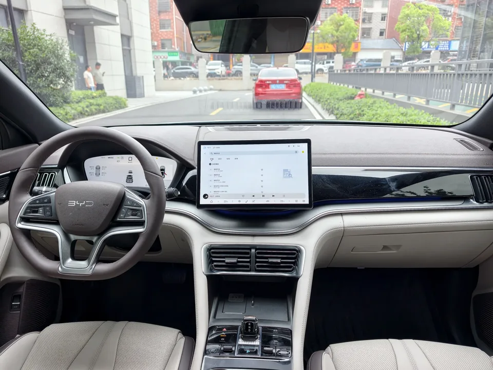 BYD Song PLUS DM Intelligent Driving Edition DM-i 112KM Premium Edition 2024 — миниатюра 4
