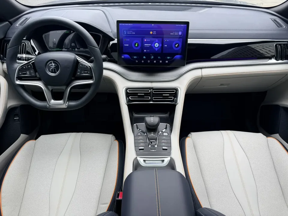 BYD Song PLUS DM DM-i 110KM 2WD Flagship PLUS 2022 — миниатюра 3