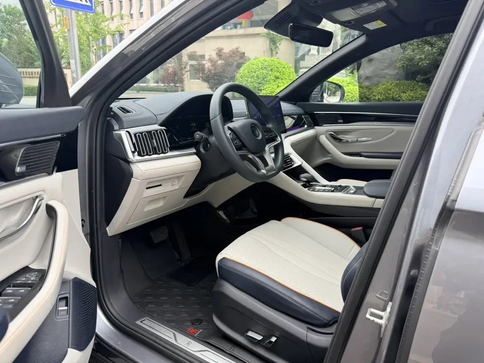 BYD Song PLUS DM DM-i 110KM 2WD Flagship PLUS 2022 — миниатюра 4