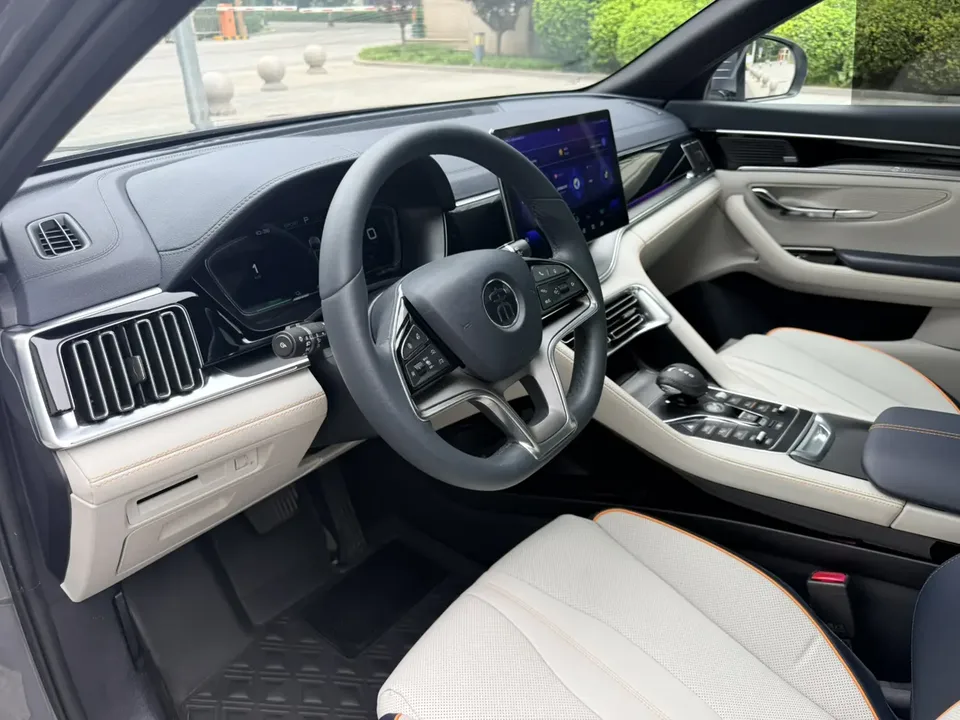 BYD Song PLUS DM DM-i 110KM 2WD Flagship PLUS 2022 — миниатюра 5