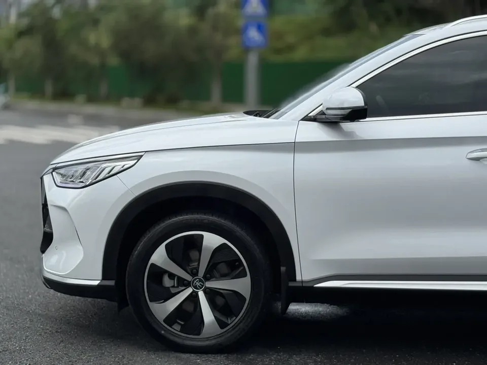 BYD Song PLUS DM DM-i 110KM 2WD flagship model 2022 — миниатюра 3