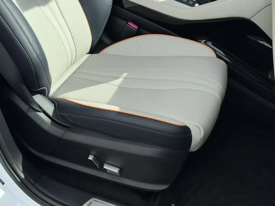 BYD Song PLUS DM DM-i 110KM 2WD flagship model 2022 — миниатюра 4