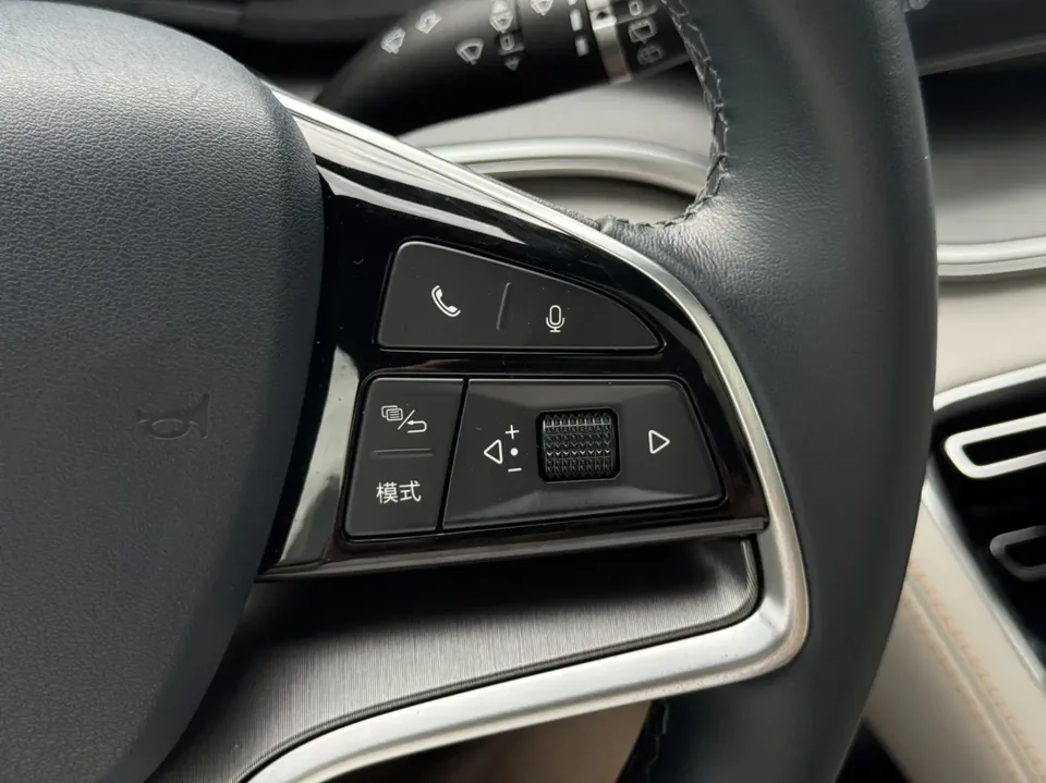 BYD Song PLUS DM DM-i 110KM 2WD flagship model 2022 — миниатюра 5