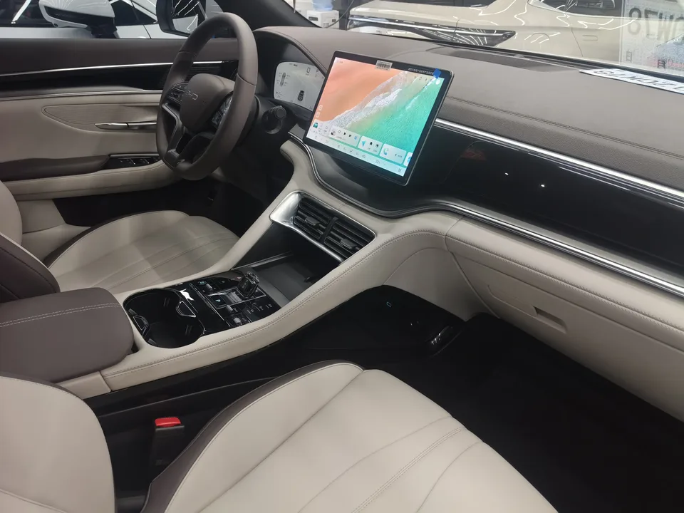 BYD Song PLUS DM Intelligent Driving Edition DM-i 112KM Premium Edition 2025 — миниатюра 2
