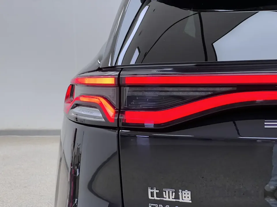 BYD Tang DM Tang DM 2023 DM-i Champion Edition 112KM Premium 2023 — thumbnail 3
