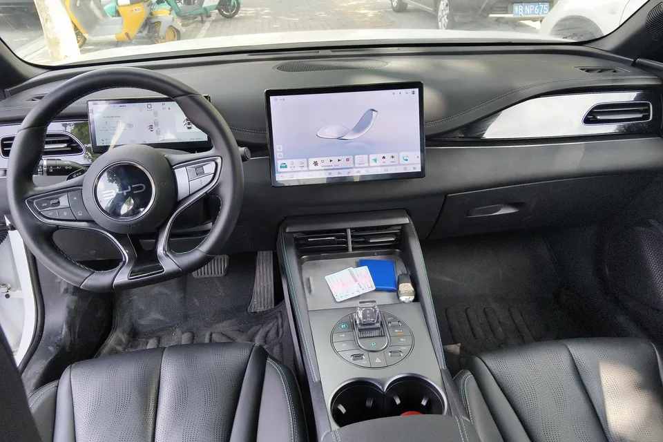 BYD Seal 06DM Intelligent Driving Edition DM-i 120KM Premium Edition 2025 — миниатюра 4