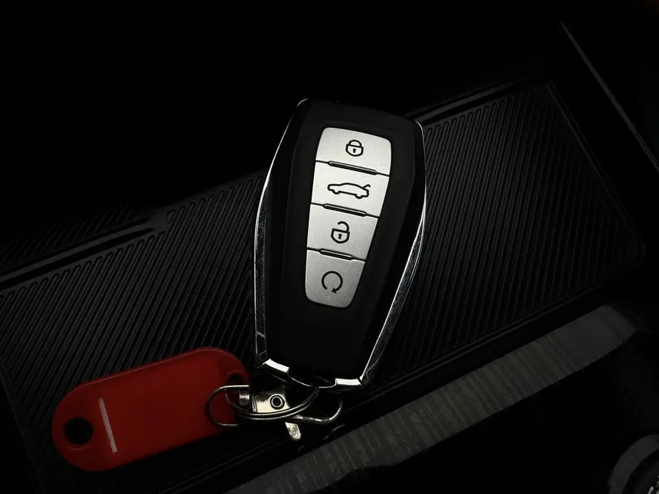 Geely Monjaro Xingyue L 2024 Hybrid 1.5T Tiangong Edition 2024 — миниатюра 3