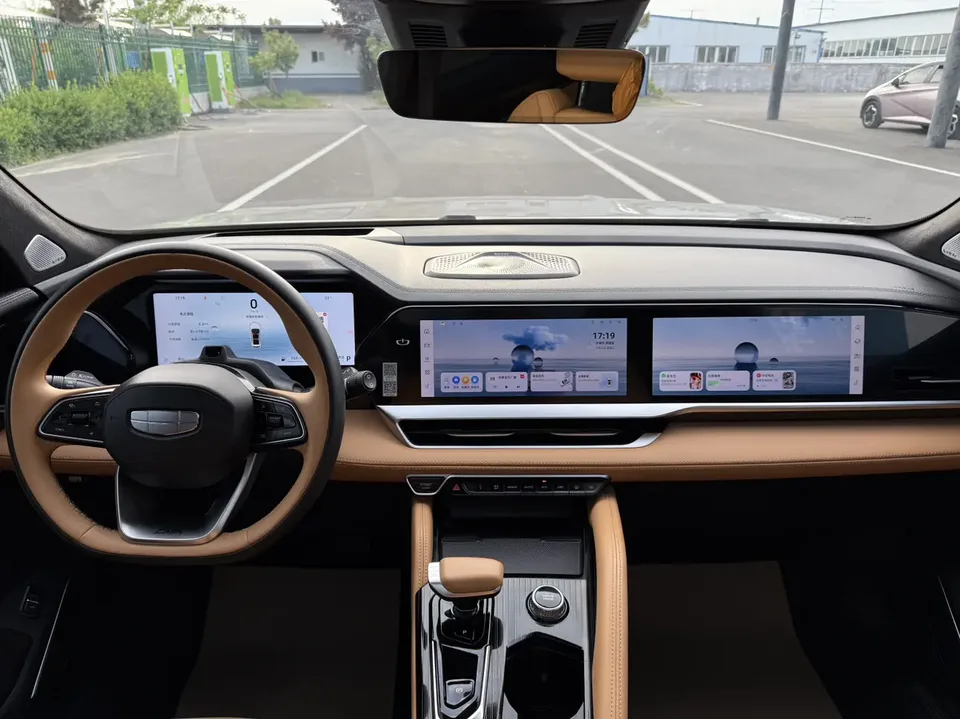 Geely Monjaro Xingyue L 2024 Hybrid 1.5T Tiangong Edition 2024 — миниатюра 5