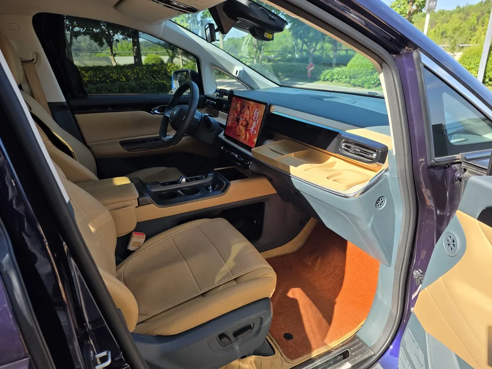 GAC Trumpchi E8 PHEV 2.0ATK 150km New Year Edition 2024 — миниатюра 5