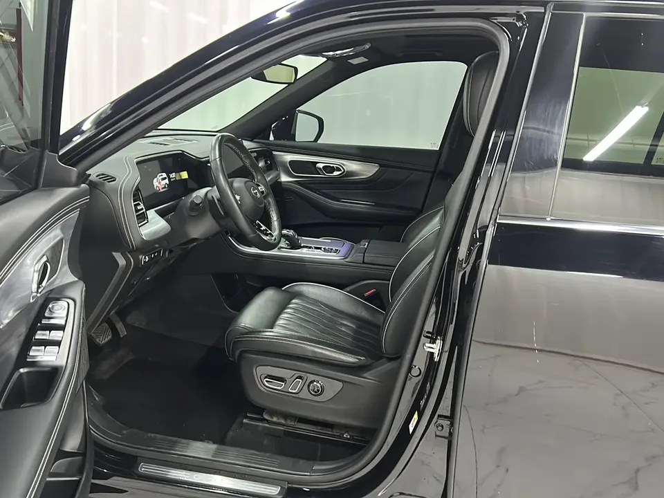 GAC Trumpchi GS8 Trumpchi GS8 2022 Pilot Series 2.0TGDI 2WD luxury smart connected version 7 seats 2023 — миниатюра 5