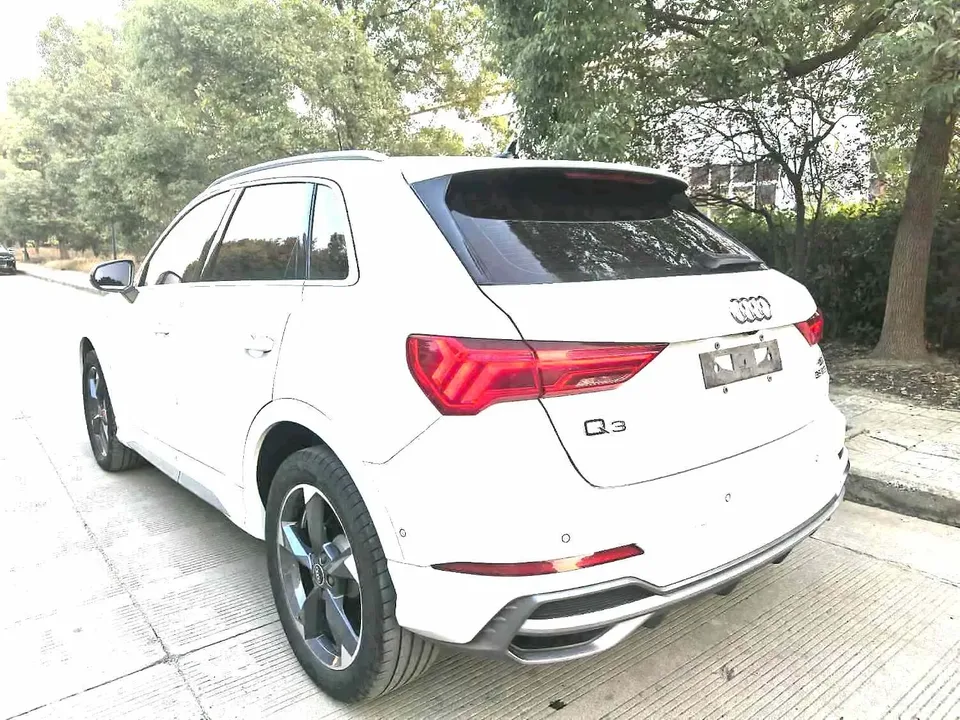 Audi Q3 Audi Q3 2021 35 TFSI Fashionable and Dynamic 2022 — миниатюра 3