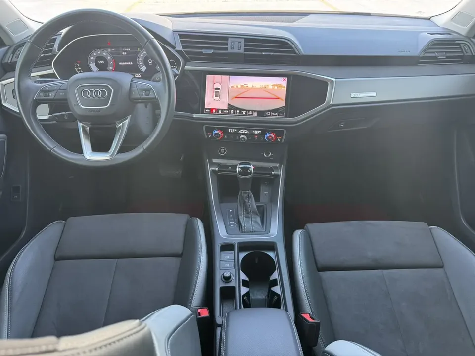 Audi Q3 Audi Q3 2022 35 TFSI aggressive and dynamic model 2022 — миниатюра 3
