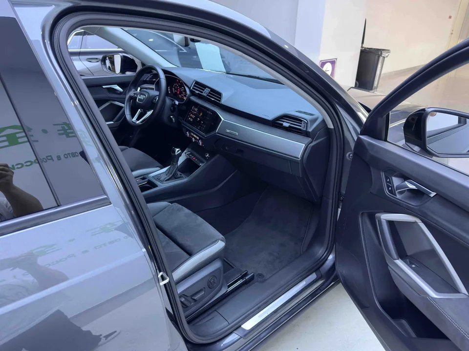 Audi Q3 Audi Q3 2022 35 TFSI aggressive and dynamic model 2023 — миниатюра 3
