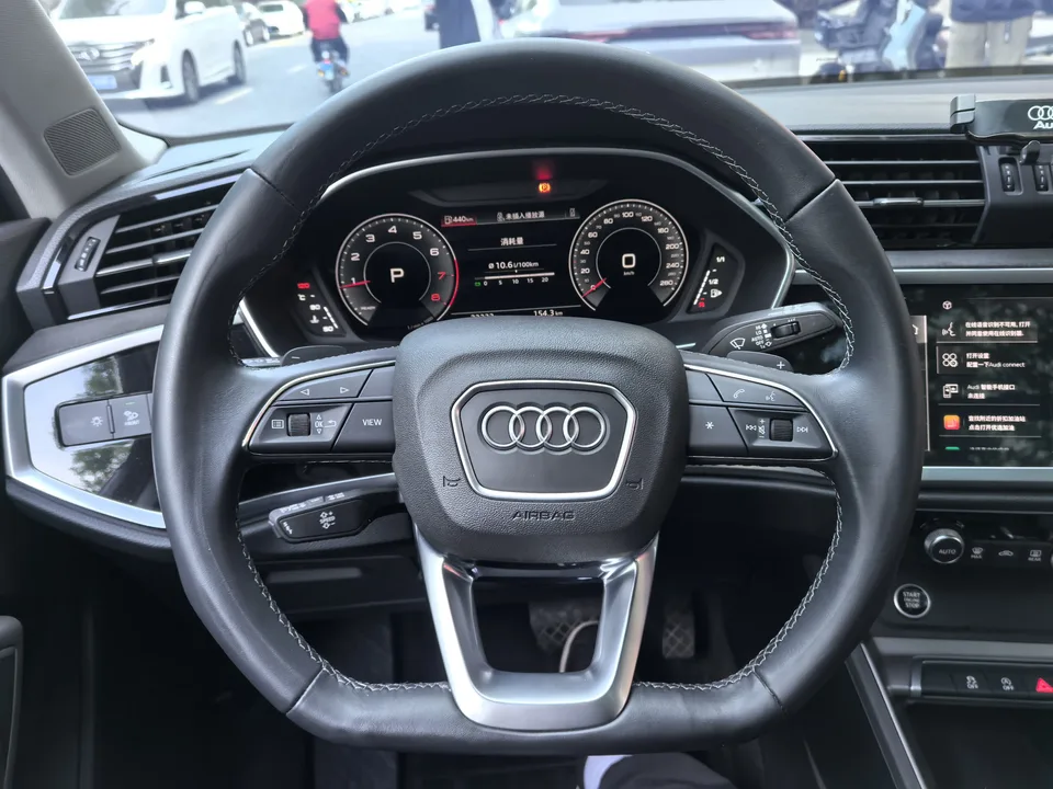 Audi Q3 Audi Q3 2023 35 TFSI Fashionable and Dynamic 2023 — миниатюра 4