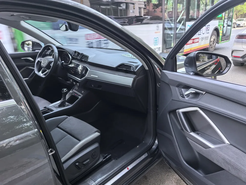 Audi Q3 Audi Q3 2023 35 TFSI Fashionable and Dynamic 2023 — миниатюра 5