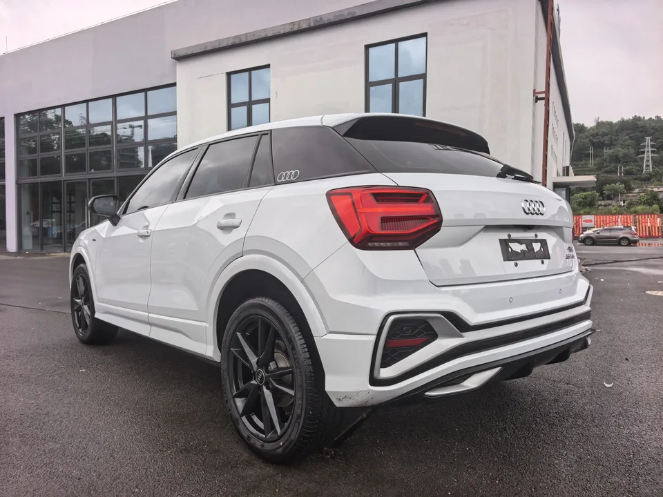 Audi Q2L Audi Q2L 2022 35 TFSI aggressive and dynamic model 2022 — миниатюра 2