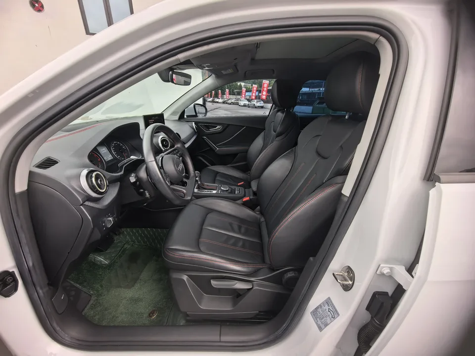 Audi Q2L Audi Q2L 2022 35 TFSI aggressive and dynamic model 2022 — миниатюра 3