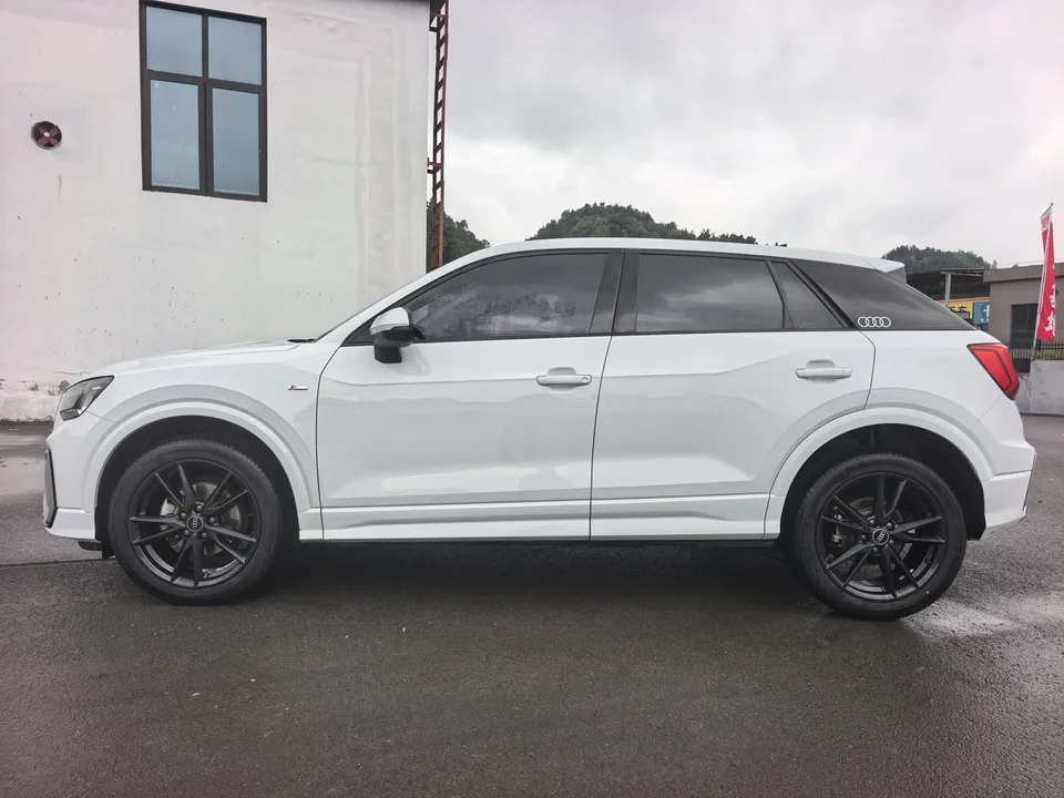 Audi Q2L Audi Q2L 2022 35 TFSI aggressive and dynamic model 2022 — миниатюра 4