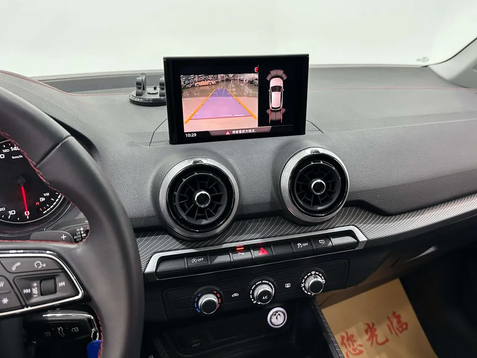 Audi Q2L Audi Q2L 2022 35 TFSI aggressive and dynamic model 2023 — миниатюра 3