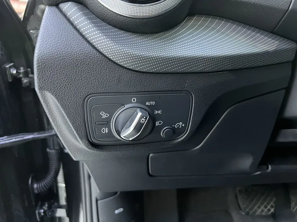 Audi Q2L Audi Q2L 2022 35 TFSI aggressive and dynamic model 2022 — миниатюра 5