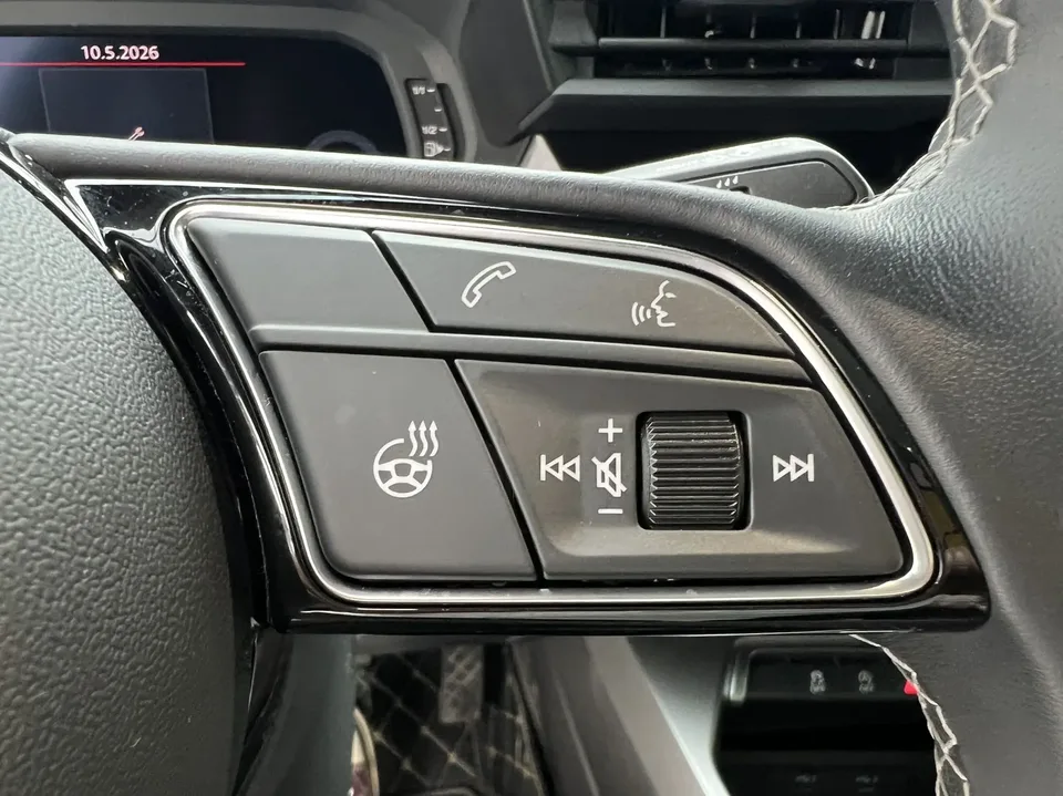 Audi A3 facelift Sportback 35 TFSI stylish and sporty 2023 — миниатюра 3