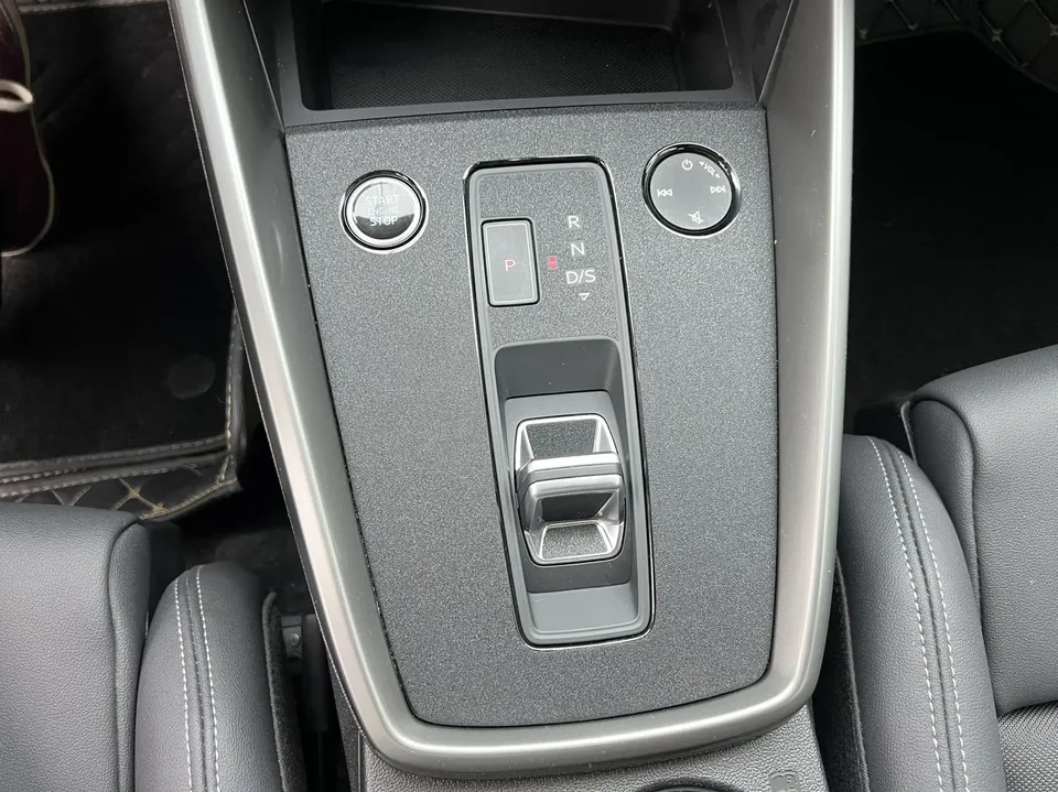 Audi A3 facelift Sportback 35 TFSI stylish and sporty 2023 — миниатюра 5