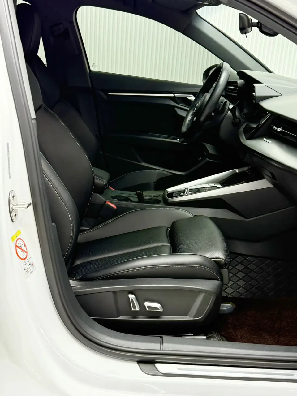 Audi A3 A3L Limousine 35 TFSI aggressive and sporty 2022 — миниатюра 5