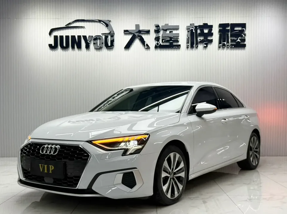 Audi A3 A3L Limousine 35 TFSI aggressive and sporty 2022 — фото 1, купить с доставкой в Москву