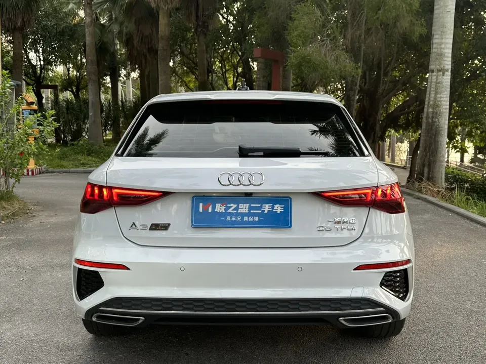 Audi A3 Sportback 35 TFSI stylish and sporty 2022 — миниатюра 2