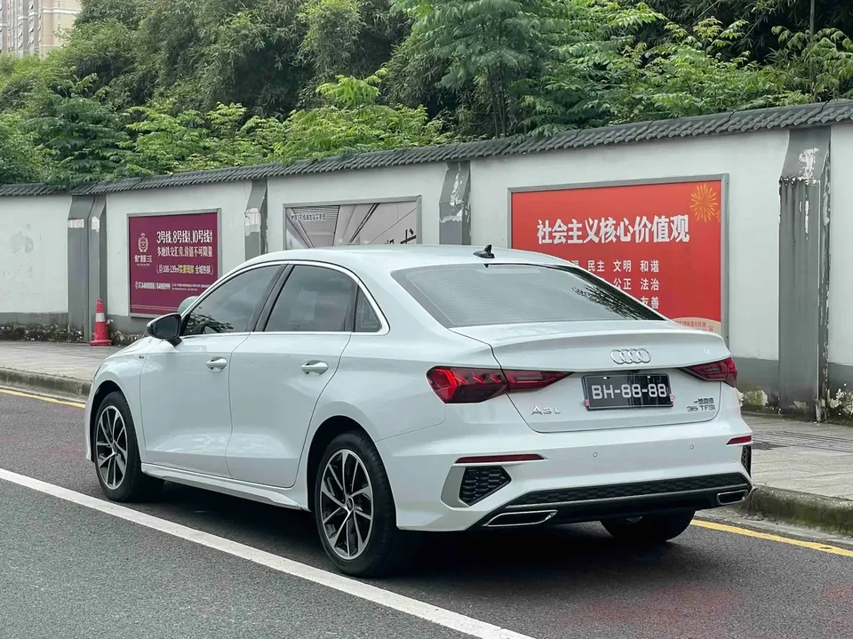 Audi A3 A3L Limousine 35 TFSI aggressive and sporty 2022 — миниатюра 2