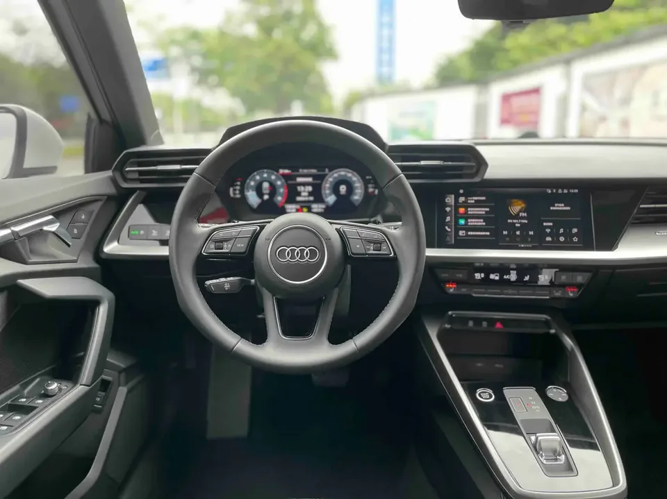 Audi A3 A3L Limousine 35 TFSI aggressive and sporty 2022 — миниатюра 4