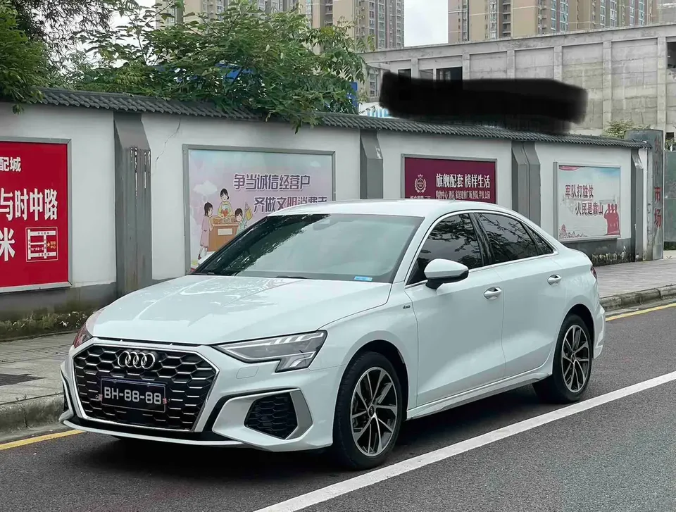 Audi A3 A3L Limousine 35 TFSI aggressive and sporty 2022 — фото 1, купить с доставкой в Москву